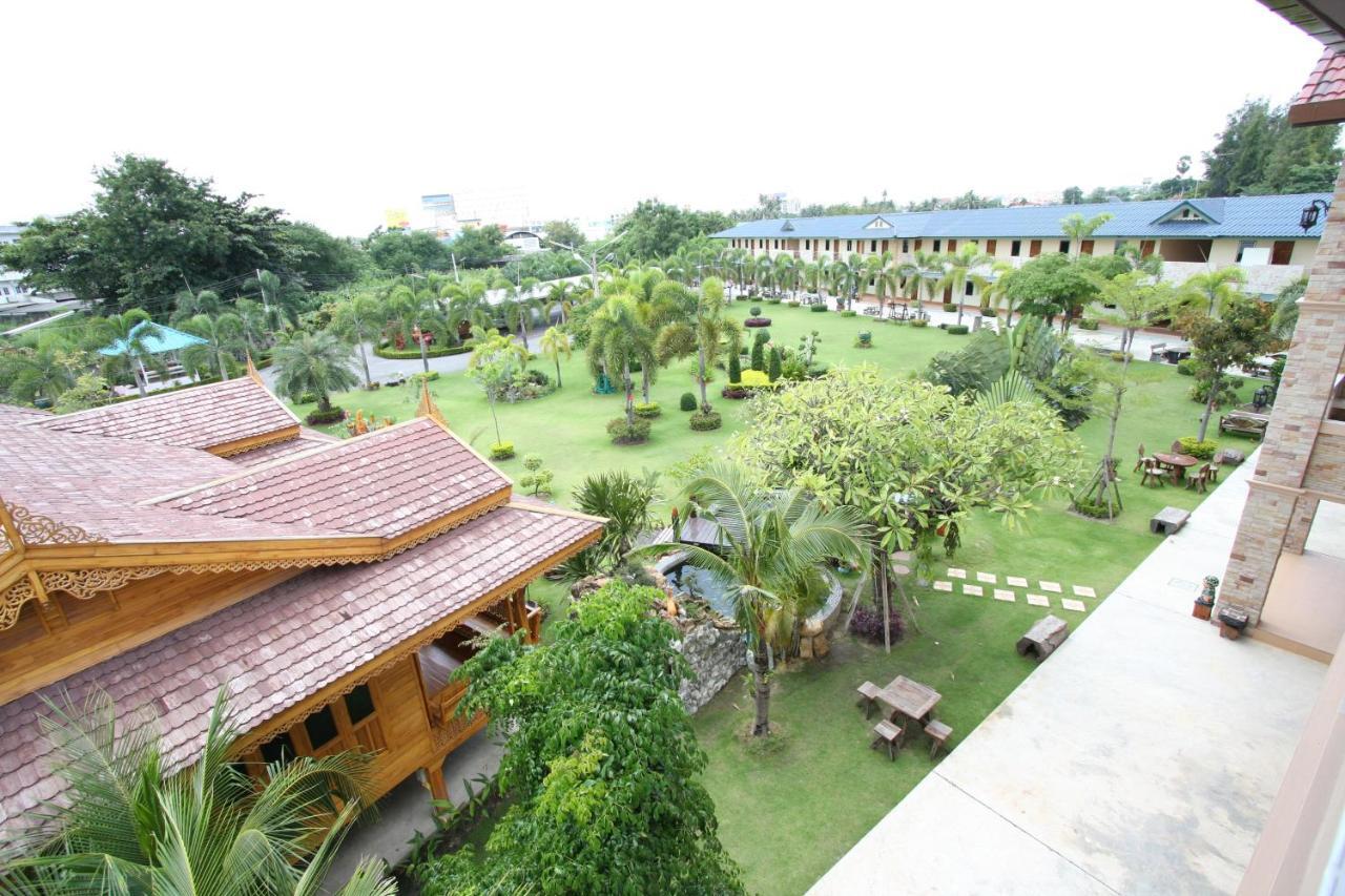 Pn Gold Resort Bang Saen Exterior photo